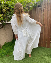 Load image into Gallery viewer, Baby's Breath Eyelet Robe