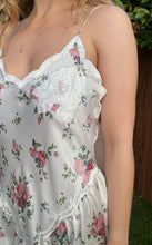 Load image into Gallery viewer, Rose Romance Slip