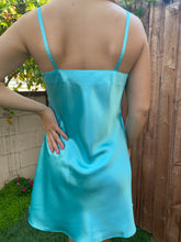 Load image into Gallery viewer, Soft Waves Slip