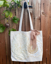 Load image into Gallery viewer, Dried Flower Market Bag