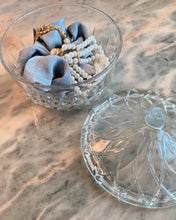 Load image into Gallery viewer, Lotus Flower Jar with Lid