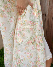 Load image into Gallery viewer, Garden Wall Robe