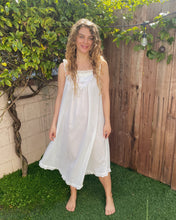 Load image into Gallery viewer, Barefoot Frolic