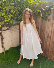 Load image into Gallery viewer, Barefoot Frolic