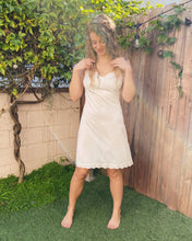 Load image into Gallery viewer, Daisy Trimmed Slip