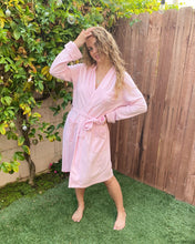Load image into Gallery viewer, Pink Bubble Bath Robe