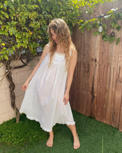 Load image into Gallery viewer, Barefoot Frolic