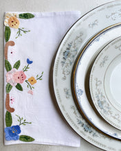 Load image into Gallery viewer, Mulit Flower Cloth Napkins