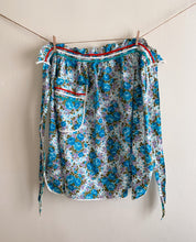 Load image into Gallery viewer, Floral Half Apron