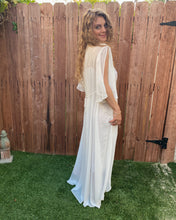 Load image into Gallery viewer, White Rose Robe