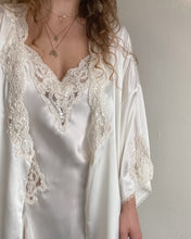 Load image into Gallery viewer, White Silky Beaded Set