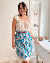 Load image into Gallery viewer, Floral Half Apron