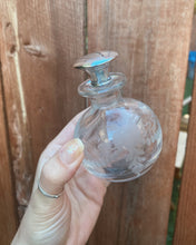 Load image into Gallery viewer, Etched Flower Perfume Bottle