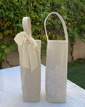 Load image into Gallery viewer, Doily Burst Wine Tote