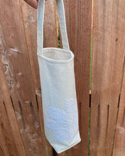 Load image into Gallery viewer, Doily Burst Wine Tote