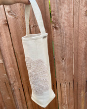 Load image into Gallery viewer, Lace Flower Wine Tote