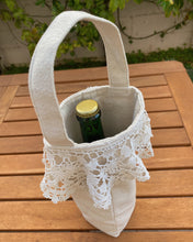 Load image into Gallery viewer, Daisy Lace Wine Tote