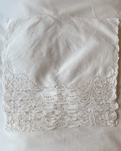 Load image into Gallery viewer, White Embroidered Napkins