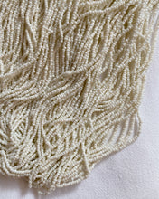 Load image into Gallery viewer, Dainty Pearls Necklace