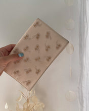 Load image into Gallery viewer, Beaded Bow Clutch