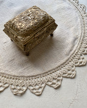 Load image into Gallery viewer, Velvet Jewelry Box