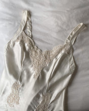 Load image into Gallery viewer, White Silky Beaded Set