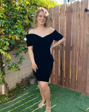 Load image into Gallery viewer, Black Velvet Sweetheart Dress