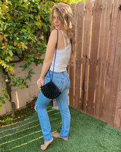 Load image into Gallery viewer, Black Beaded Shell Purse