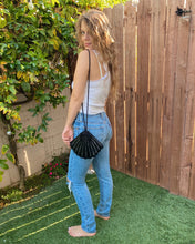 Load image into Gallery viewer, Black Beaded Shell Purse