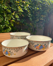 Load image into Gallery viewer, Set of Three Flower Nesting Bowls