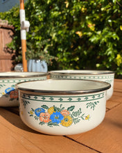 Load image into Gallery viewer, Set of Three Flower Nesting Bowls