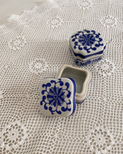Load image into Gallery viewer, Tiny Blue Jewelry Box