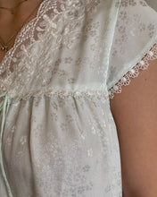 Load image into Gallery viewer, Oscar de la Renta Nightgown