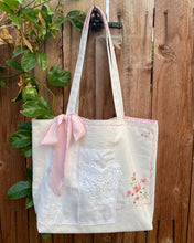 Load image into Gallery viewer, Flowers & Hearts Market Bag
