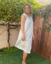 Load image into Gallery viewer, Tiny Rose Nightgown