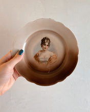 Load image into Gallery viewer, Madame Recamier Cake Plate
