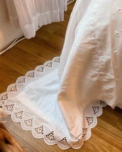 Eyelet Queen Bedding