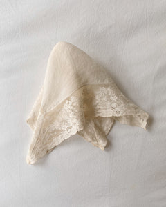 Cream Lace Hanky