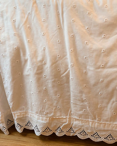 Eyelet Queen Bedding