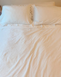 Eyelet Queen Bedding