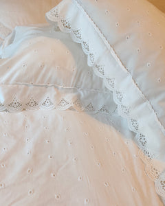 Eyelet Queen Bedding