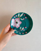 Load image into Gallery viewer, Flower and Berries Solo Saucer
