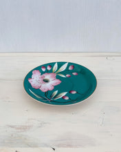 Load image into Gallery viewer, Flower and Berries Solo Saucer
