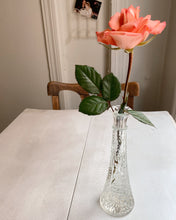 Load image into Gallery viewer, Tall Bud Vase
