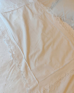 Eyelet Queen Bedding