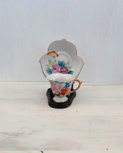 Load image into Gallery viewer, Leafy Teacup
