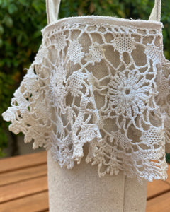 Daisy Lace Wine Tote