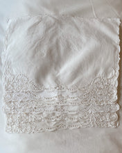 Load image into Gallery viewer, White Embroidered Napkins
